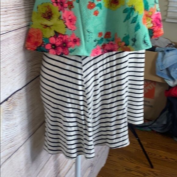 Hershe Floral Striped Tank Top Medium - Picture 7 of 8